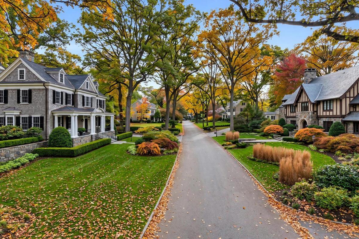 Does Renovating Pay in Rumson, or Does the Builder Win Anyway? Reading the 70% Builder-Acquisition Rate, the Navesink Land Bid and the Two-Buyer Market