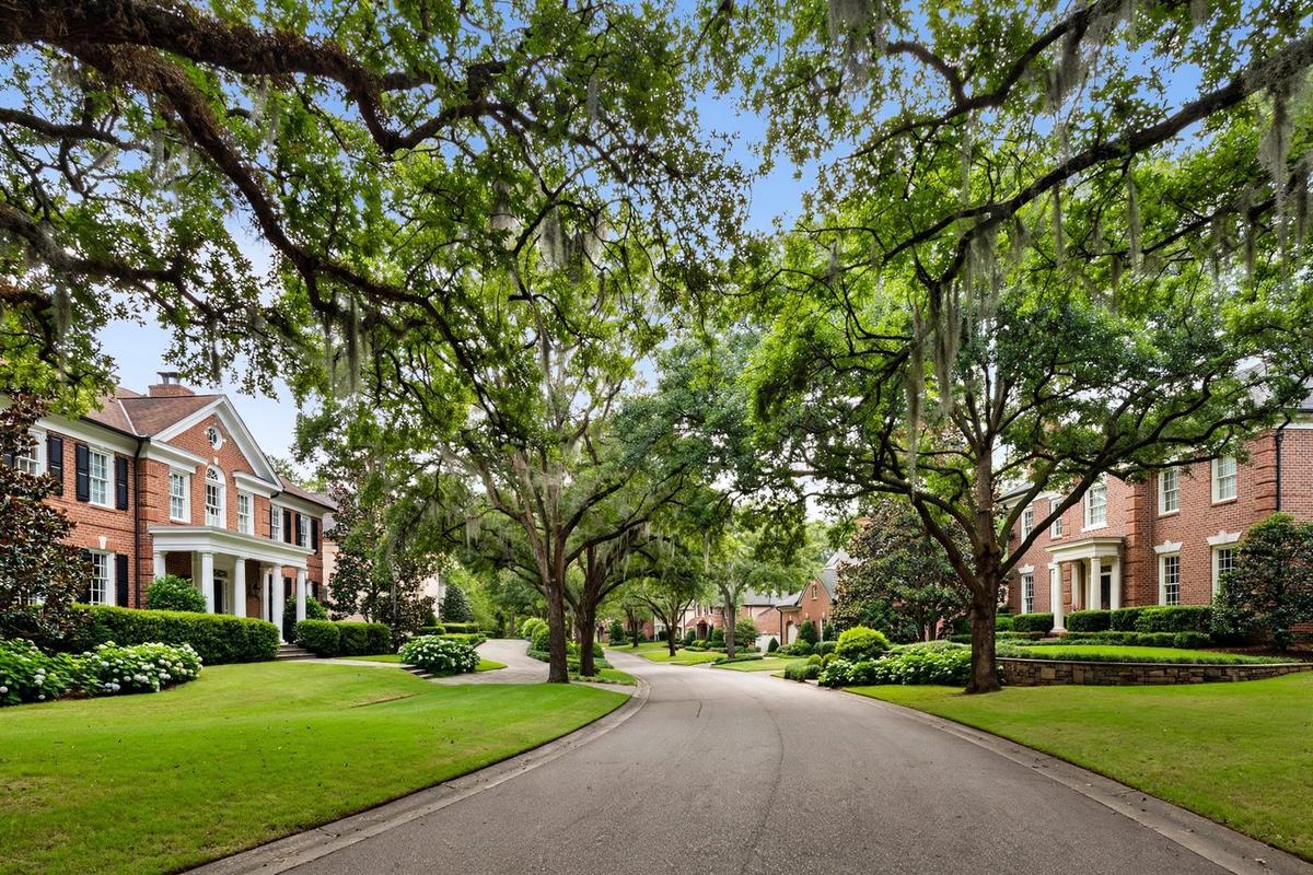 Can a Buckhead Estate Lot Carry Its Own Sale? Reading the Acreage Math, the Builder Bids and the Commission Drag