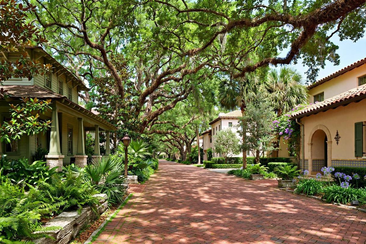 Is Your Winter Park Home Priced as a House or a Homesite? Reading the 68% Scrape Rate, the Lakeside Premium and the Lot-Value Ledger